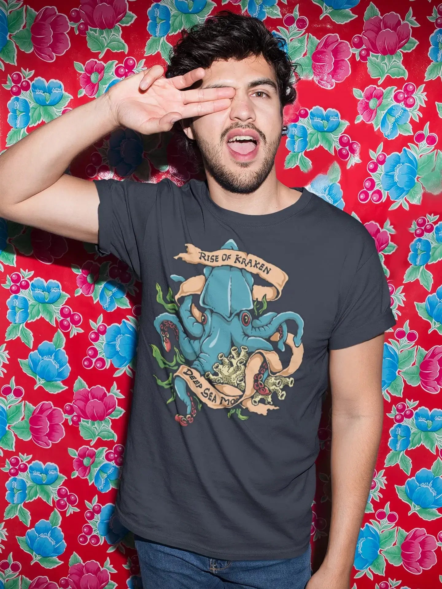 ULTRABASIC Men's Vintage T-Shirt Rise Of Kraken - Octopus Shirt - Graphic Apparel