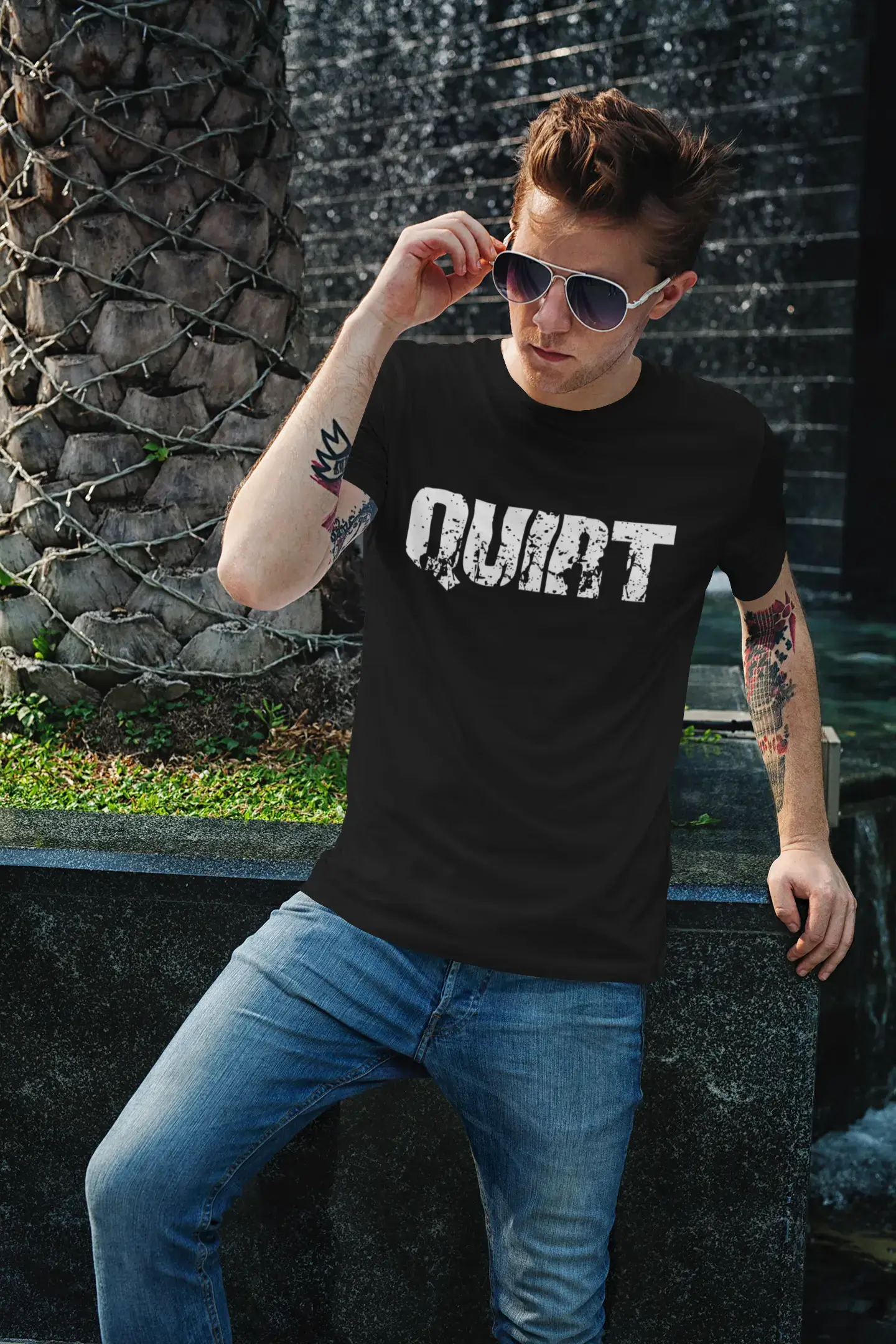 quirt Herren Kurzarm-T-Shirt mit Rundhalsausschnitt, 5 Buchstaben Schwarz, Wort 00006