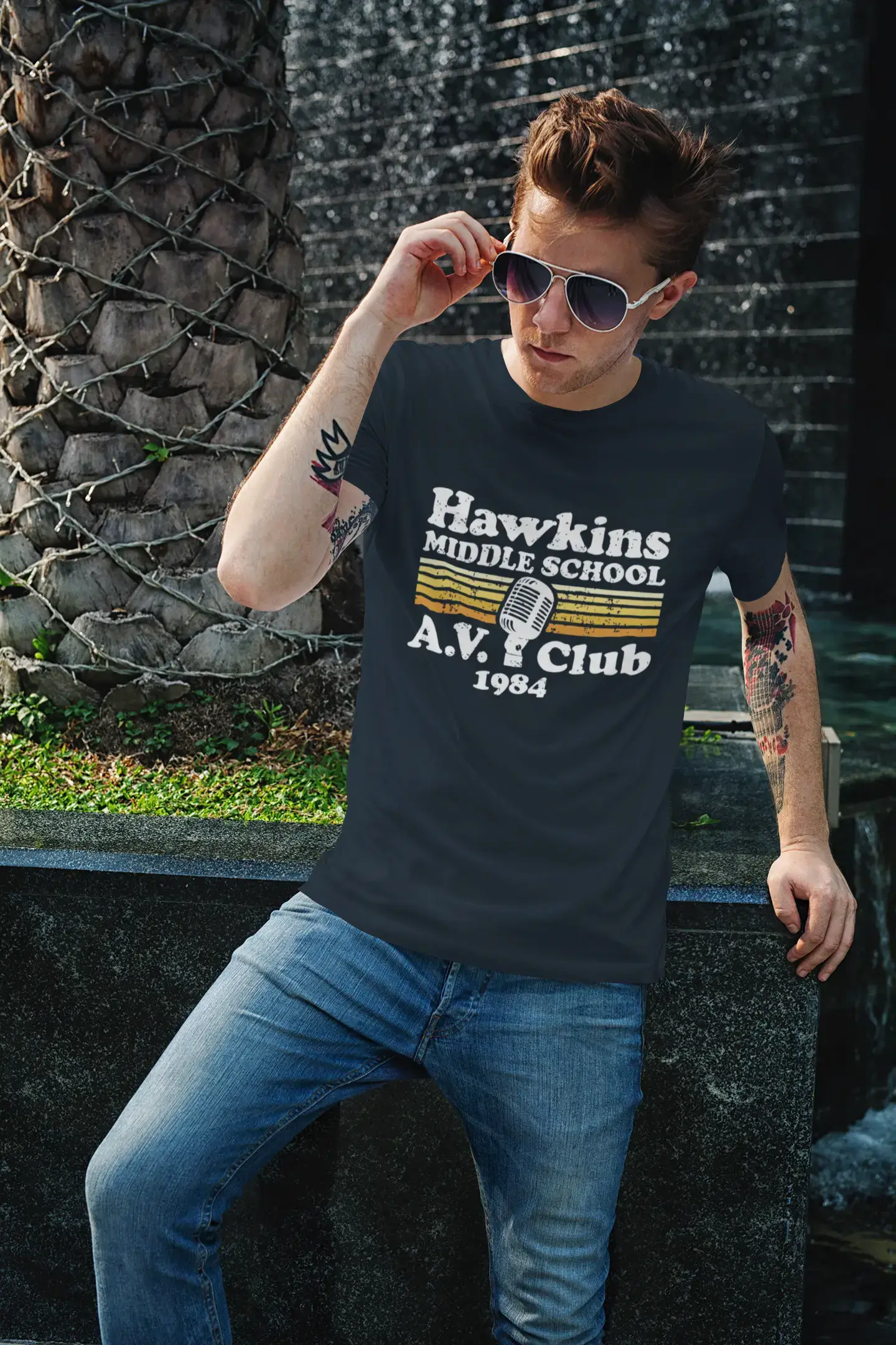 Ultrabasic - Homme T-Shirt Graphique Hawkins Middle School A.V. Club