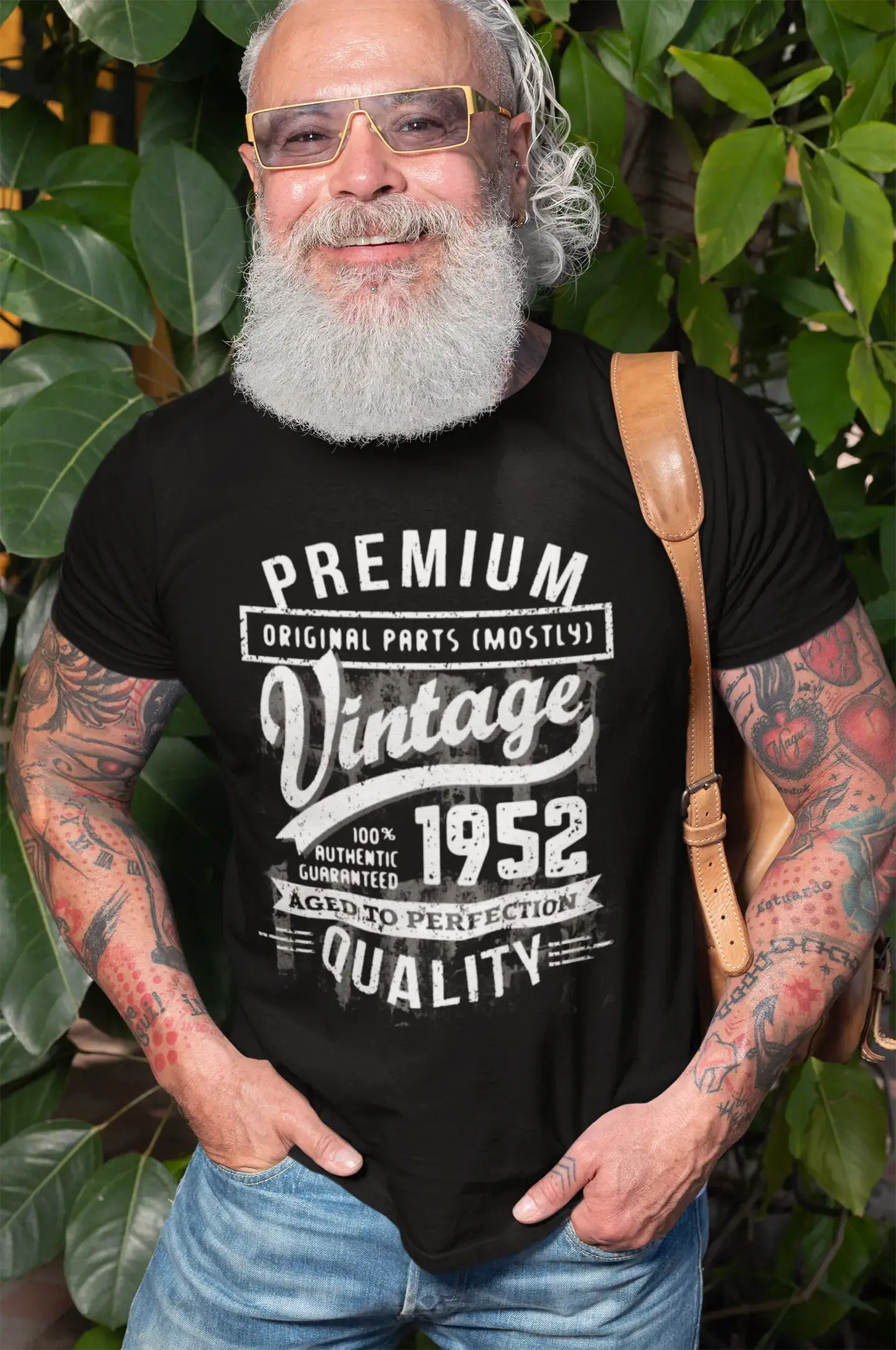 ULTRABASIC – <span>Grafisches</span> <span>Herren</span> -T-Shirt „1952 Aged to Perfection“ <span>als</span> <span>Geburtstagsgeschenk</span>