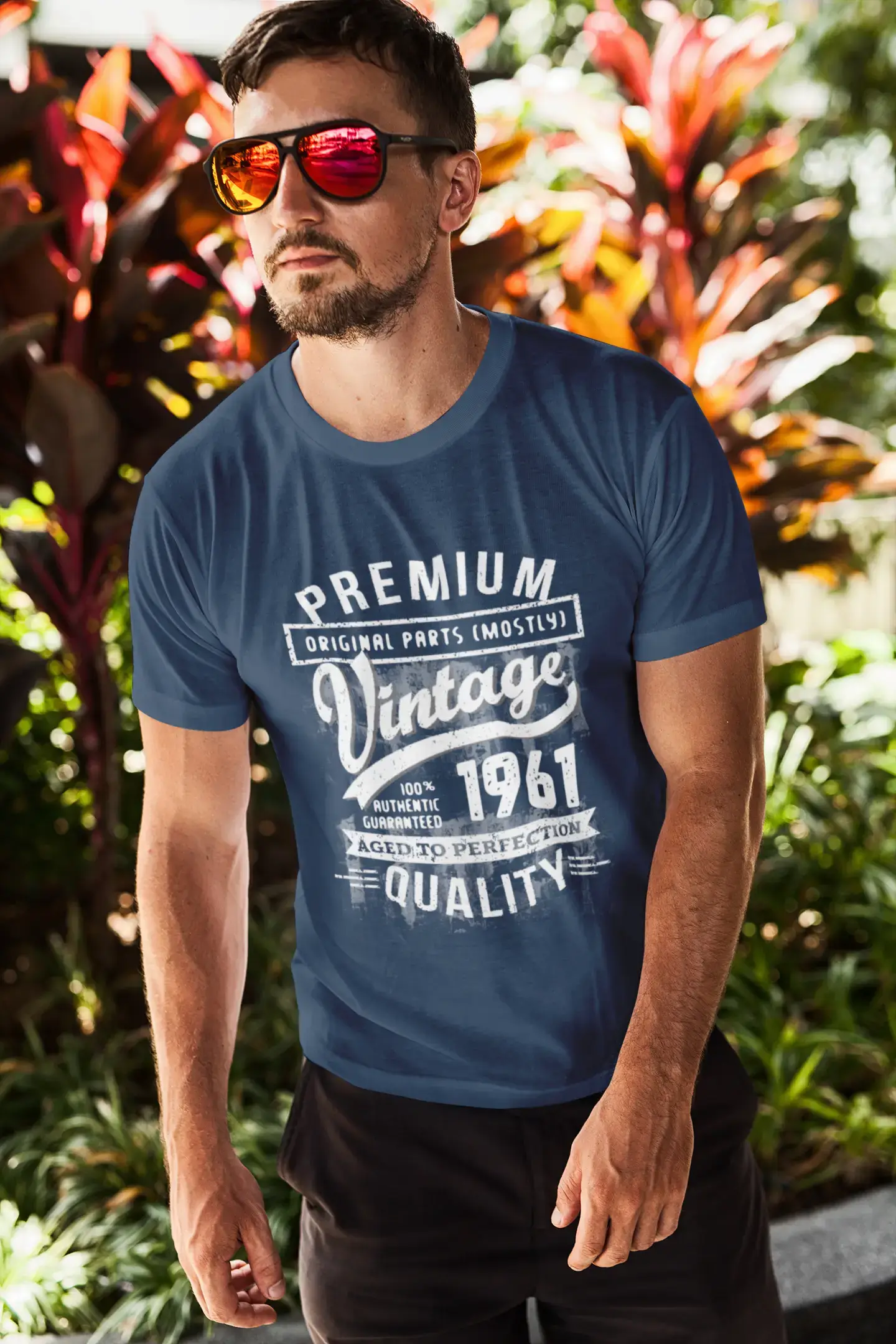 ULTRABASIC – <span>Grafisches</span> <span>Herren</span> -T-Shirt „1961 Aged to Perfection“ <span>als</span> <span>Geburtstagsgeschenk</span>