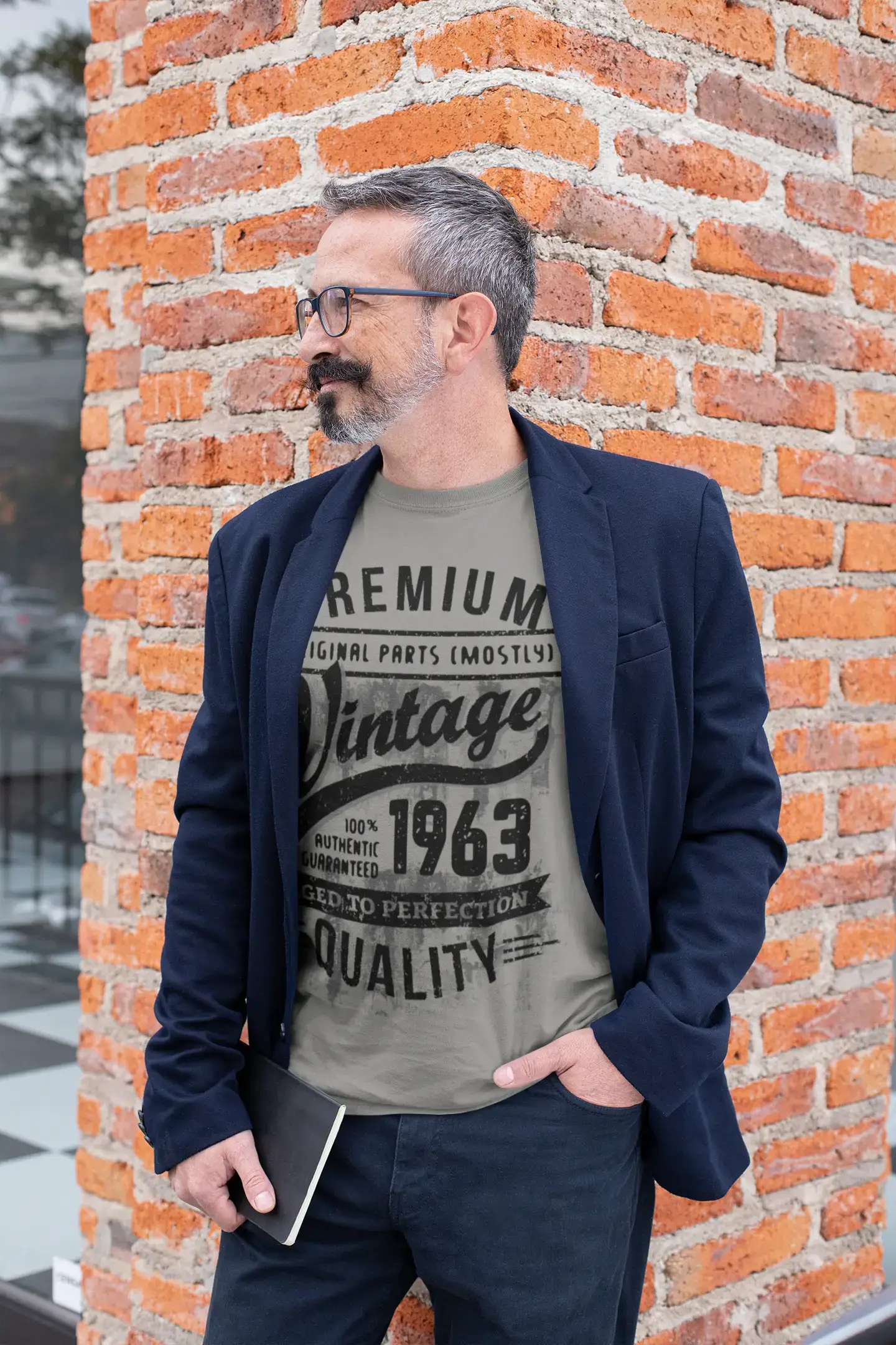 ULTRABASIC - Graphic Men's 1963 Aged to Perfection Birthday Gift T-Shirt