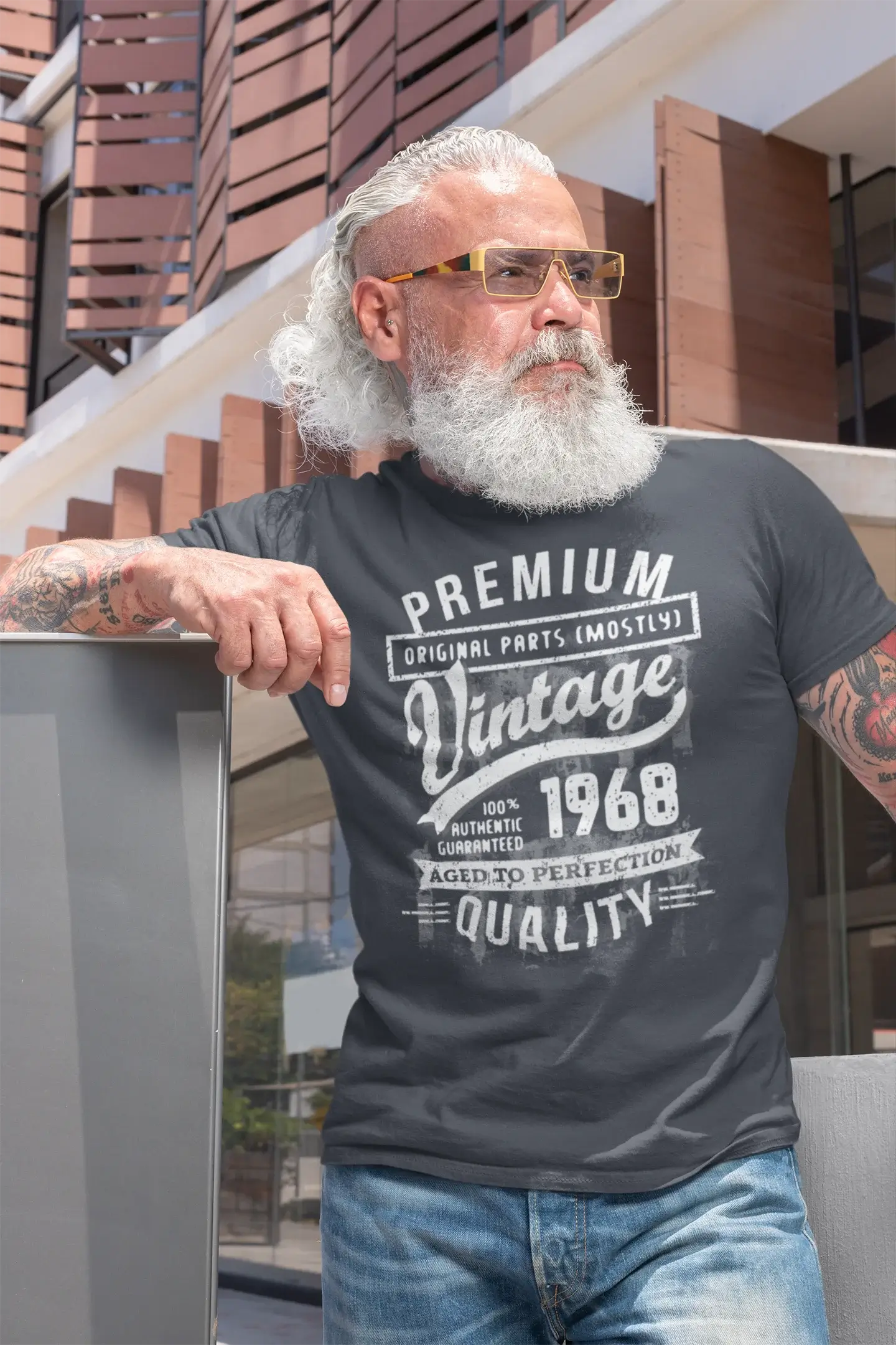 ULTRABASIC - Graphic Men's 1968 Aged to Perfection Birthday Gift T-Shirt
