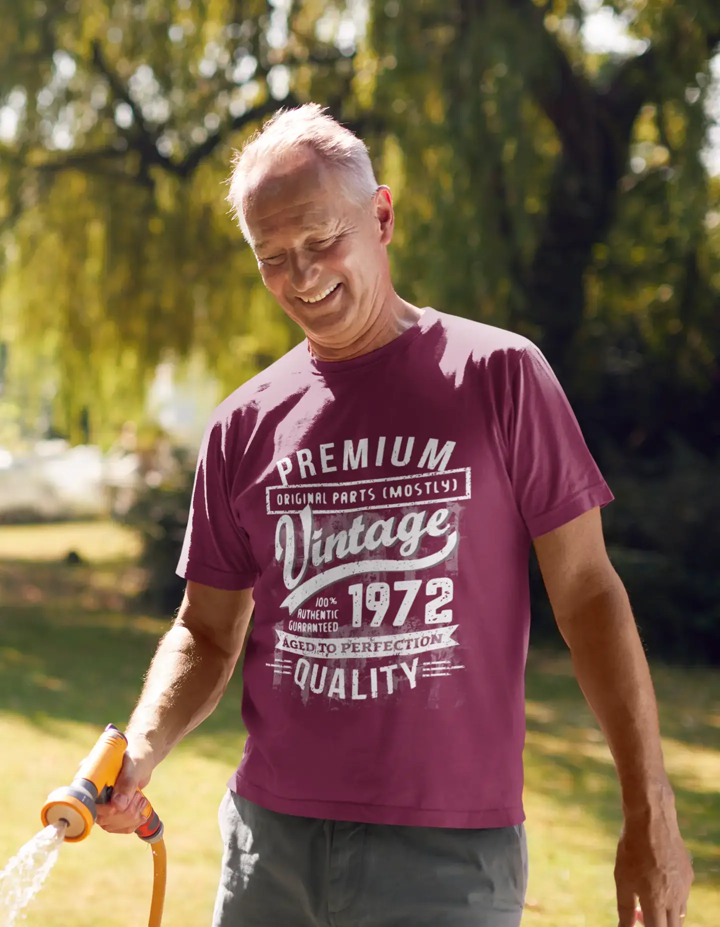 ULTRABASIC - Graphic Men's 1972 Aged to Perfection Birthday Gift T-Shirt