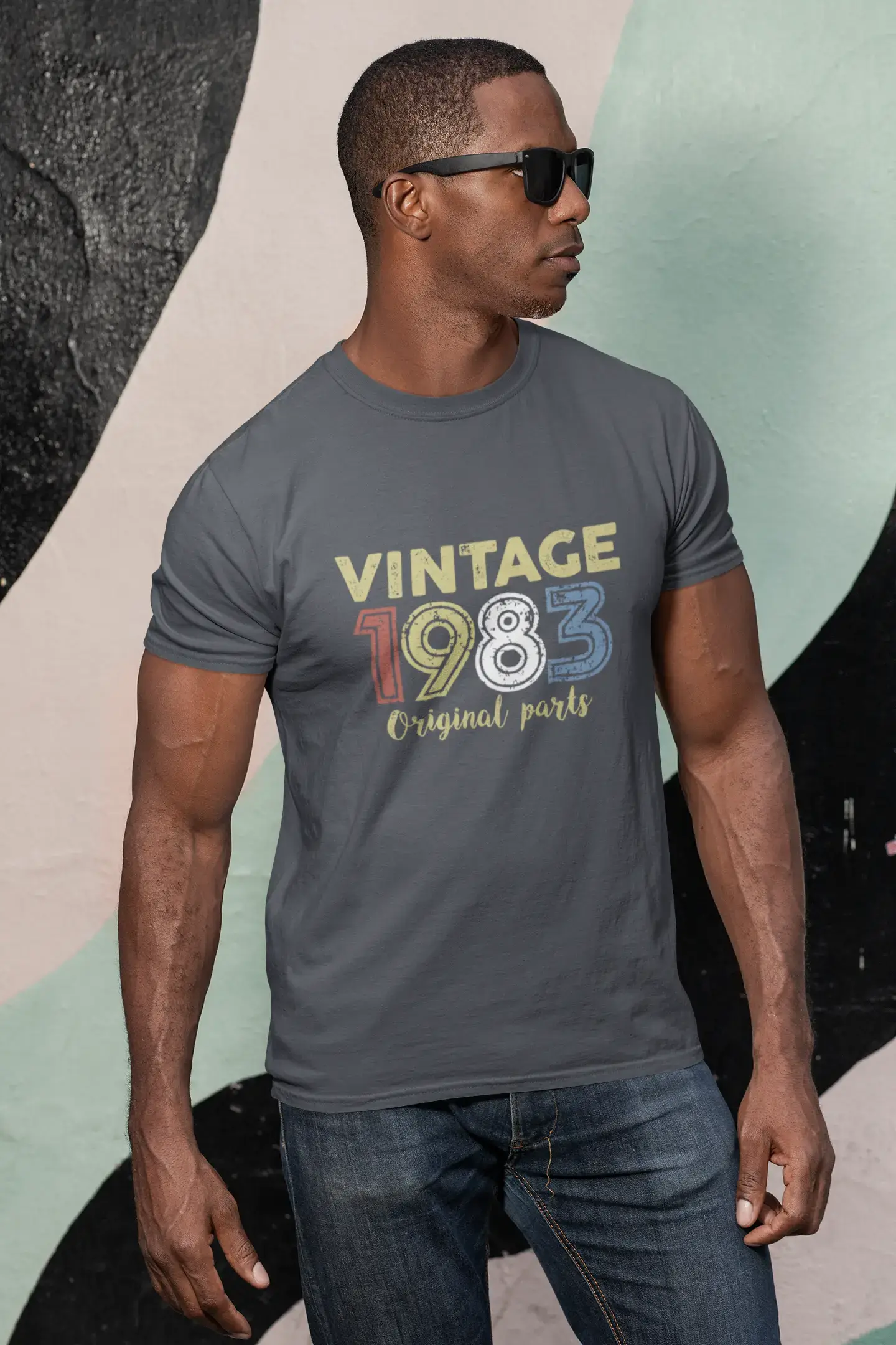 ULTRABASIC - Graphic Printed Men's Vintage 1983 T-Shirt Deep Black