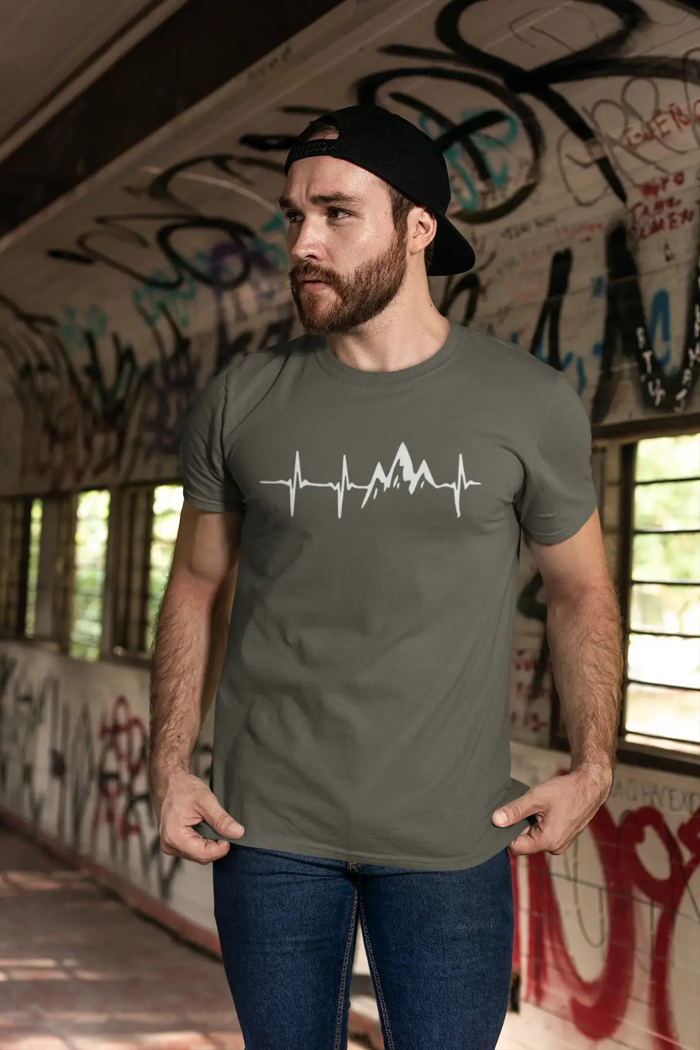 ULTRABASIC - Graphic Printed Men's Mountain Heartbeat T-Shirt White