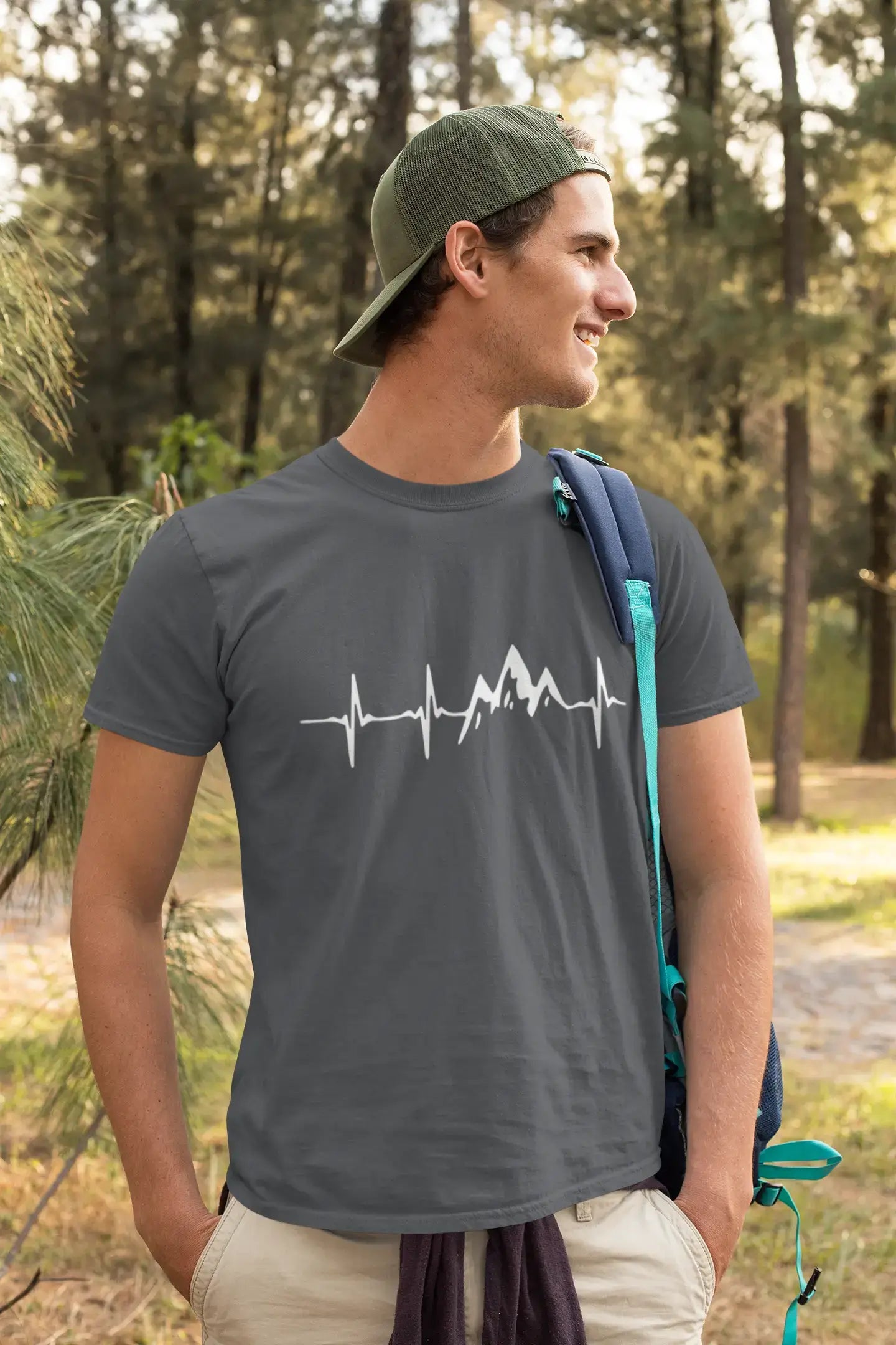 ULTRABASIC - Graphic Printed Men's Mountain Heartbeat T-Shirt Deep Black