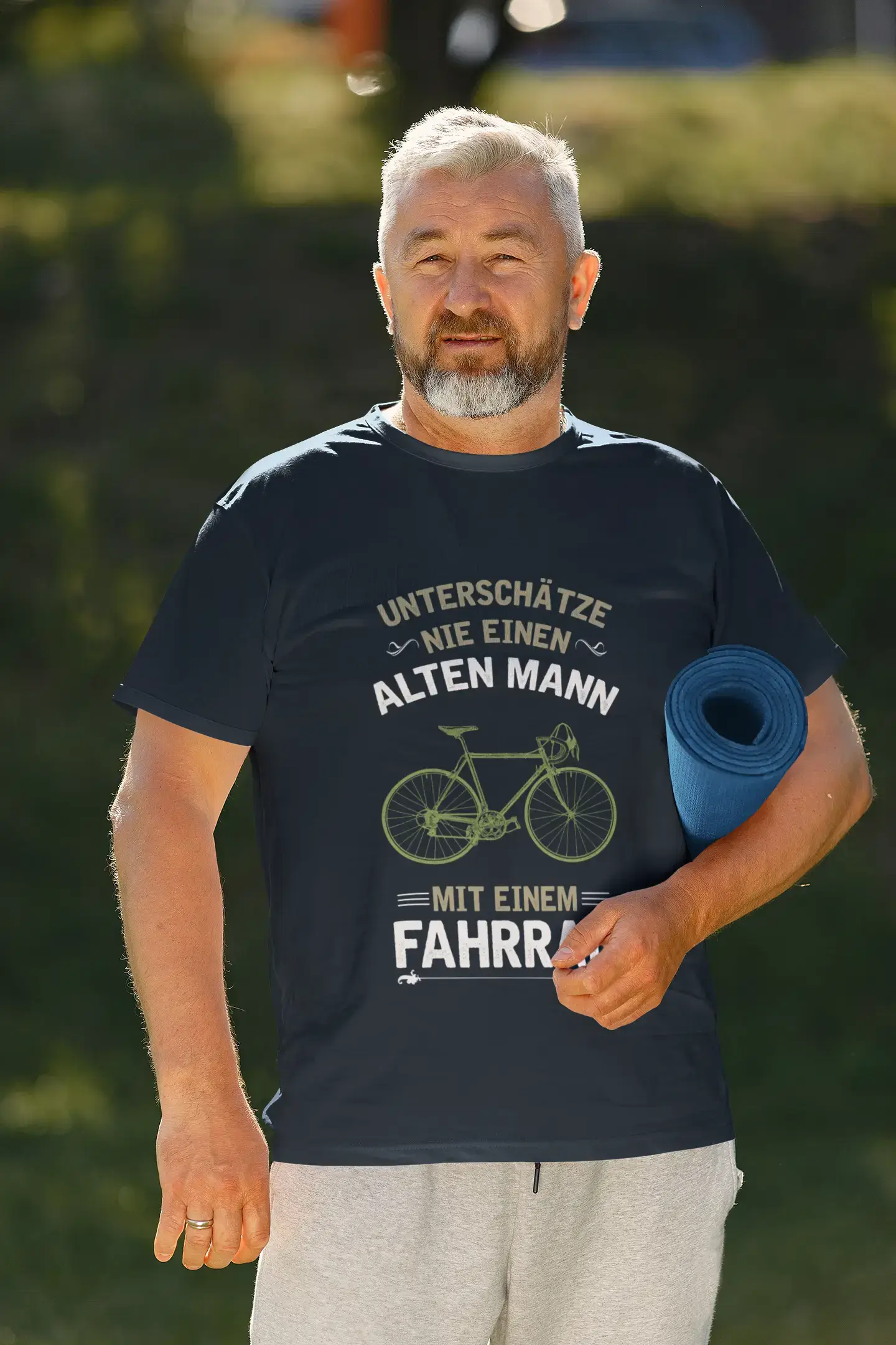 Men's Graphic T-Shirt Alten Mann Fahrrad Gift Idea