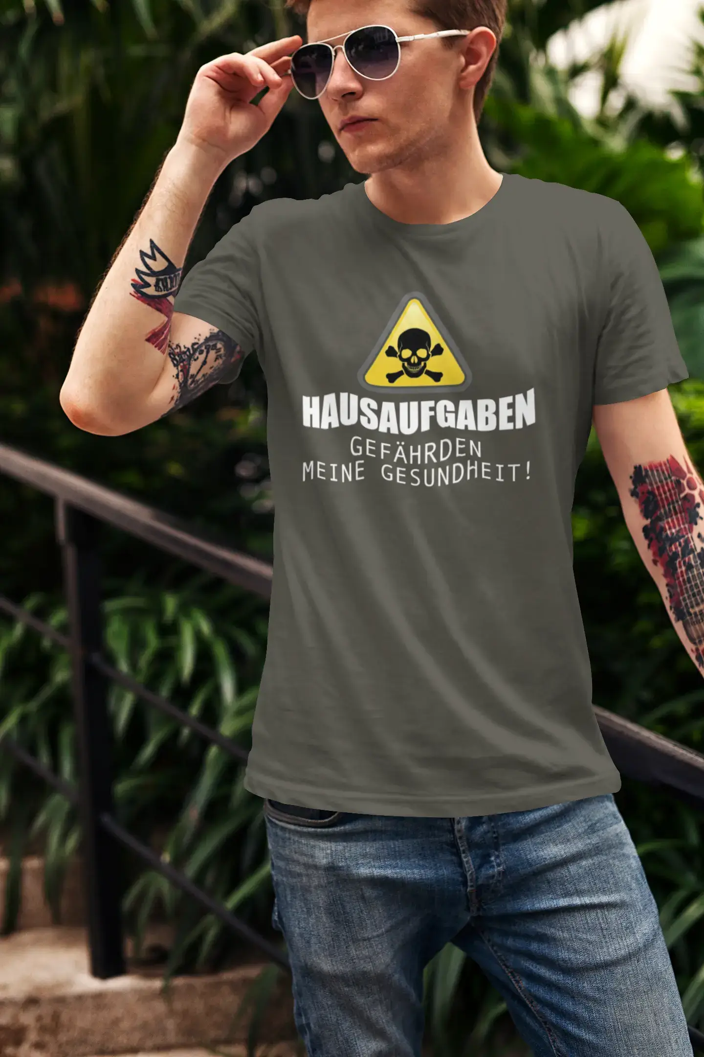 Men’s Graphic T-Shirt Hausaufgaben Gefährden Meine Gesundheit Military Green Gift Idea