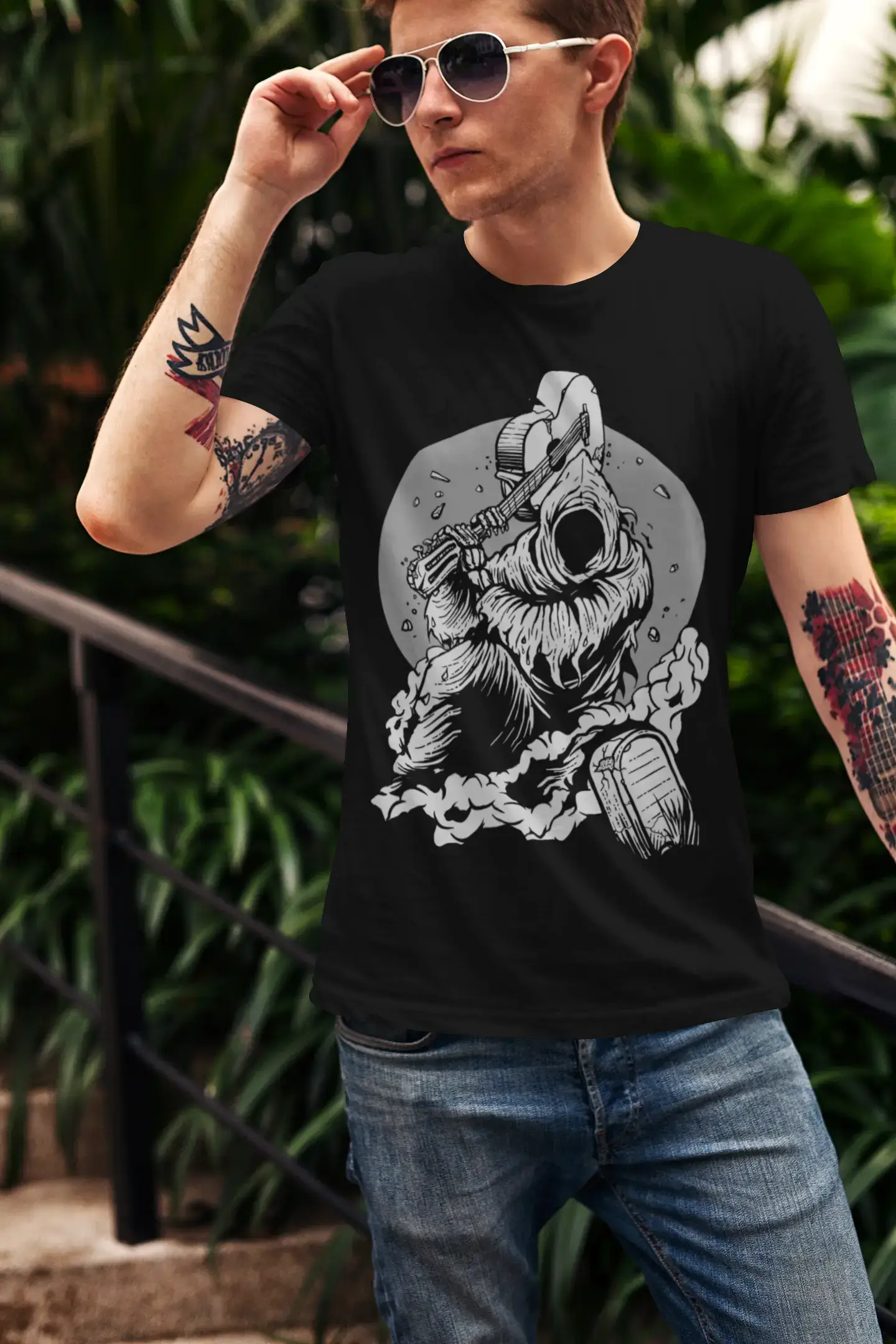ULTRABASIC Herren-Musik-T-Shirt „Guitar Reaper on Grave“ – gruseliges Halloween-Shirt