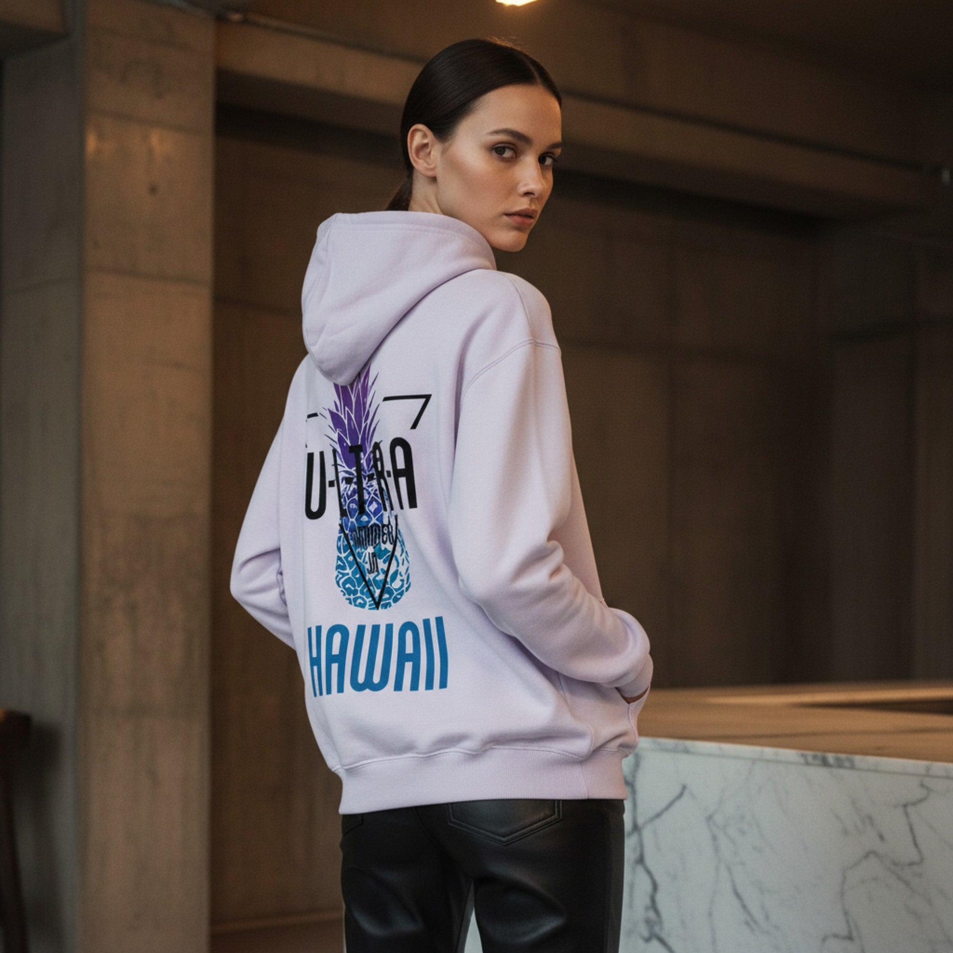 Condor 0005-701-CON — Editorial — Shoulder glance