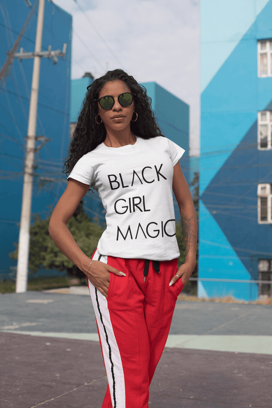 • Graphic Black Girl Magic Women's Tee Shirt White Letters Print T-Shirt Round Neck