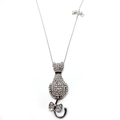 Collier sautoir chaîne couleur argent pendentif chat et noeud strass
