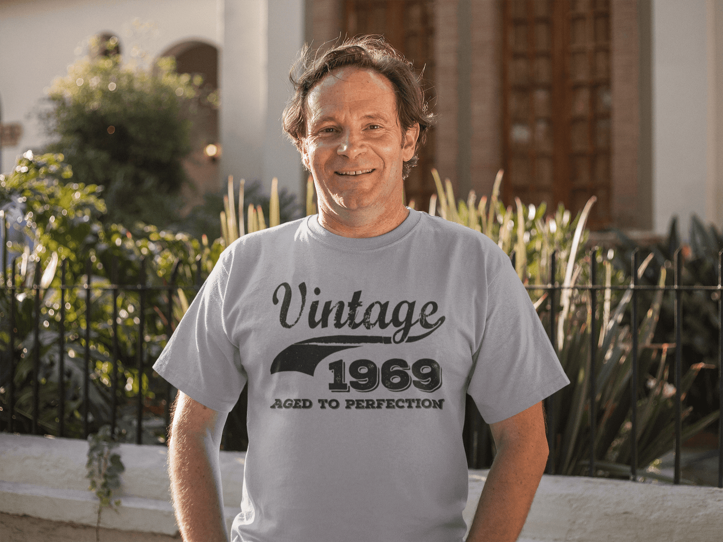 Vintage Aged to Perfection 1969, Gris, T-shirt à manches courtes et col rond pour hommes, t-shirt cadeau 00346