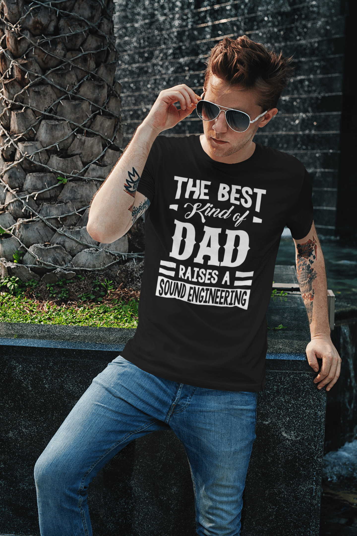 ULTRABASIC Herren-Grafik-T-Shirt „Dad Raises a Sound Engineering“.
