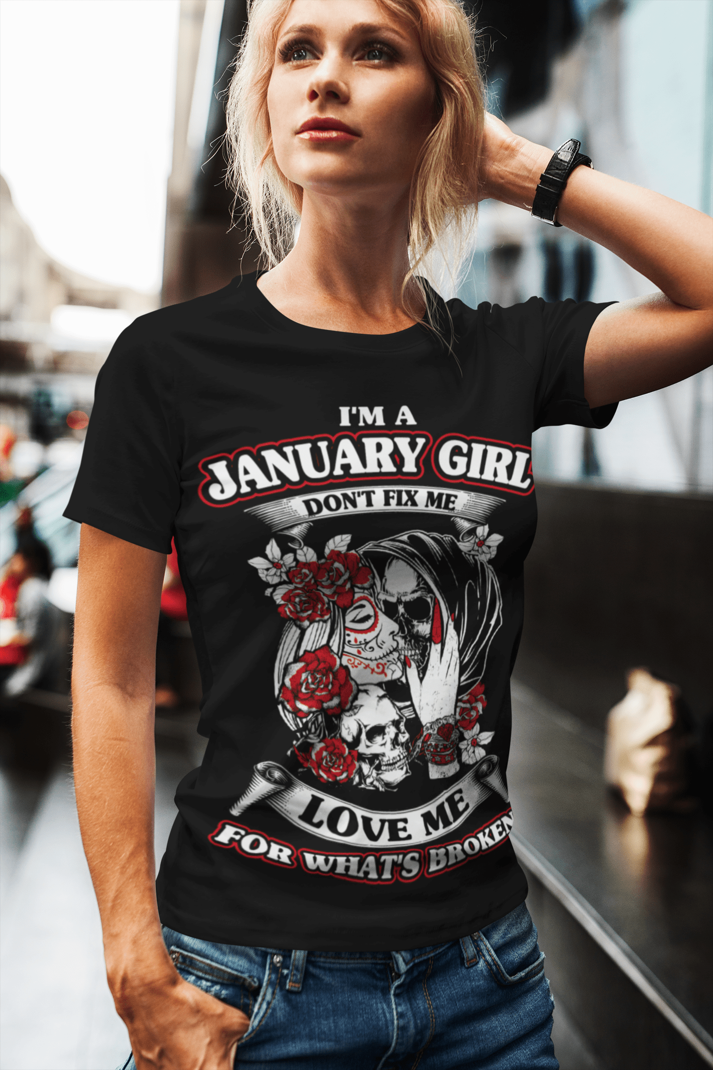 ULTRABASIC Women's Organic T-Shirt January Girls Love Me - Funny Birthday Shirt