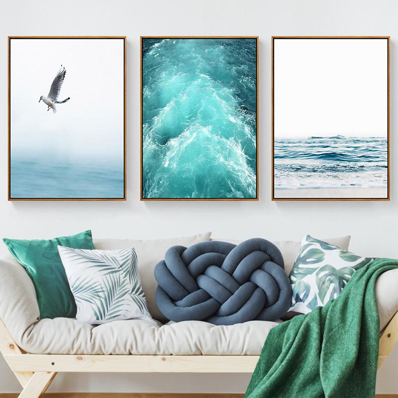 Toile de peinture de paysage nordique bleu mer et ciel, vagues de mouette gratuites, affiche d'art de plage, décor de salon, mur d'oiseaux de mer