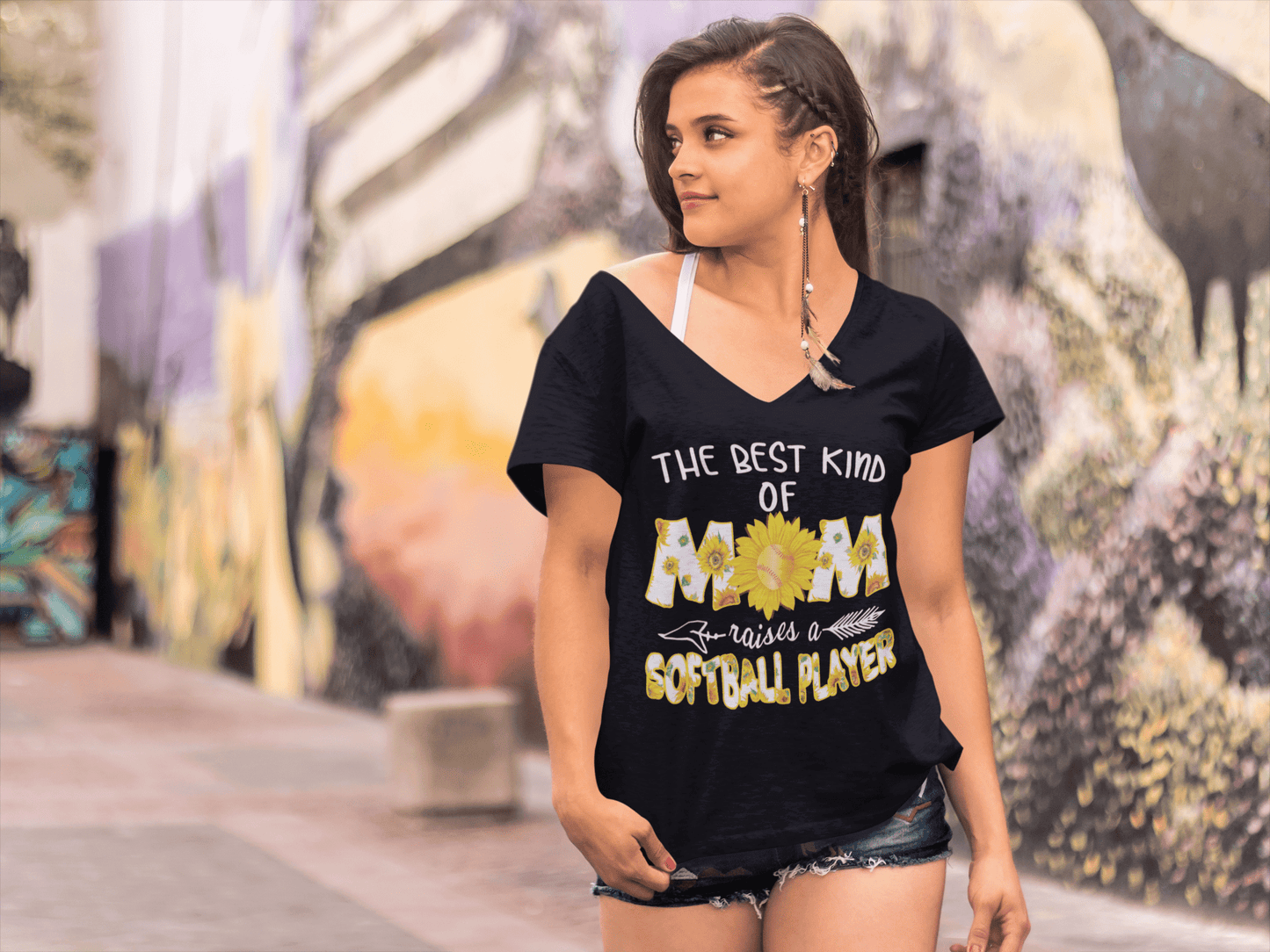 ULTRABASIC Women's V-Neck T-Shirt The Best Kind of Mom Raises a Softball Player - Funny Mom's Quote