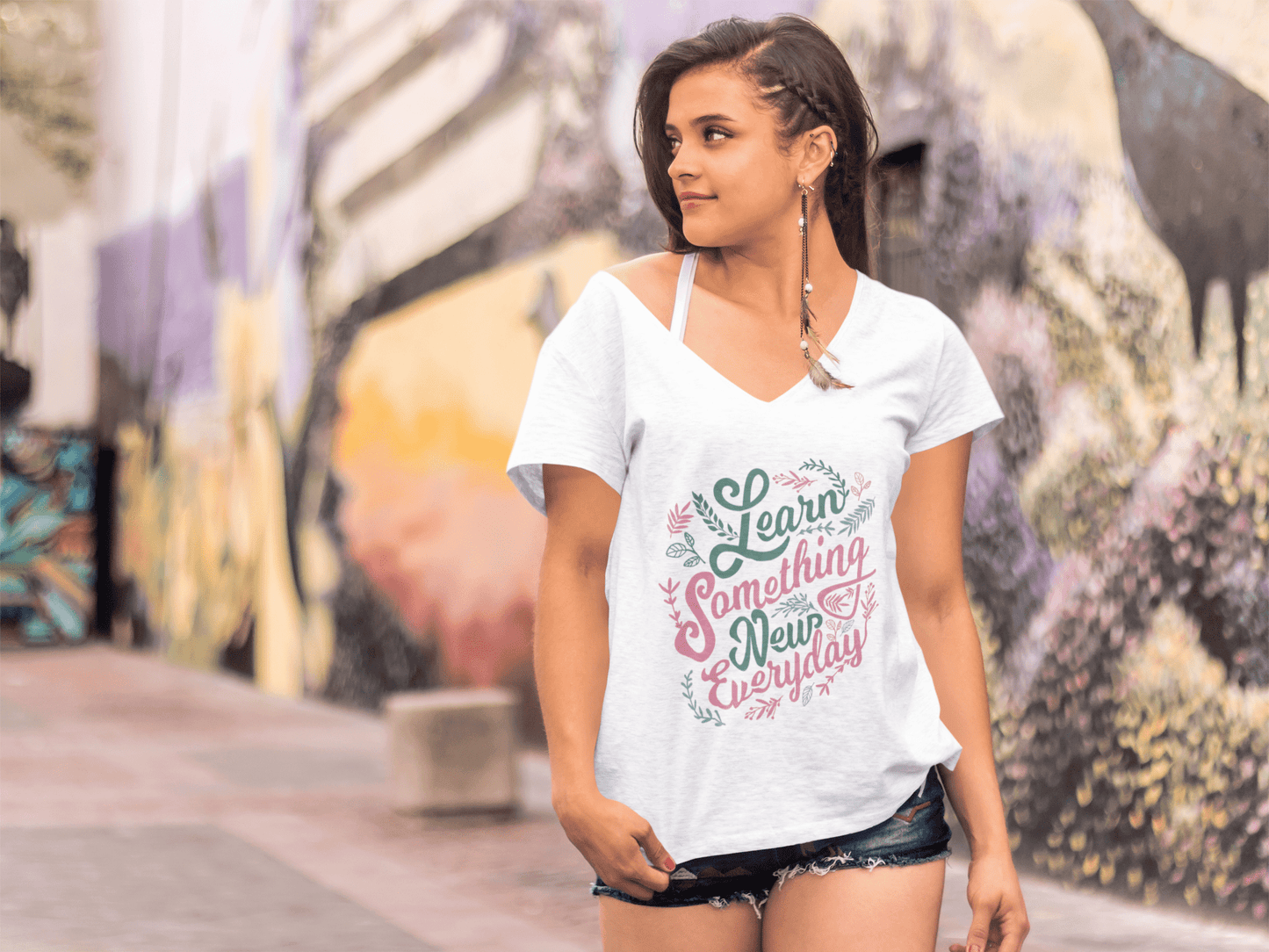 ULTRABASIC Women's T-Shirt Everyday Learn Something New - Inspiring Slogan