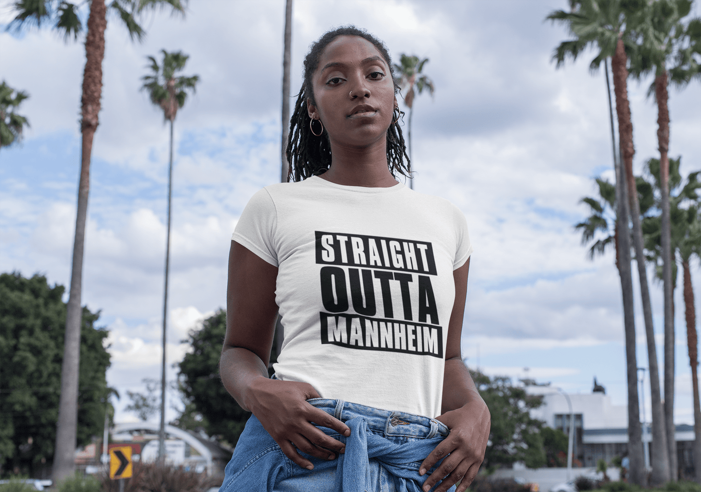 Straight Outta Mannheim, Damen-Kurzarm-Rundhals-T-Shirt 00026