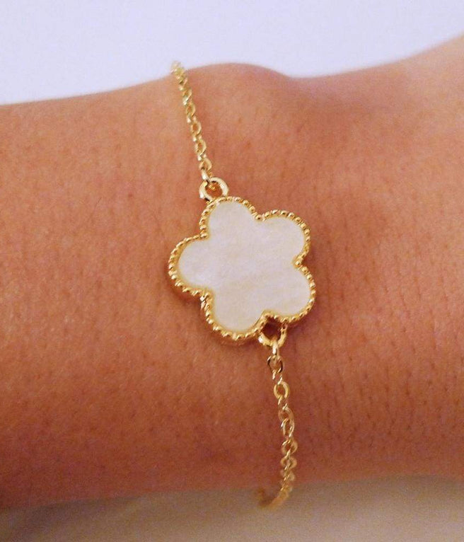 White flower gold chain bracelet